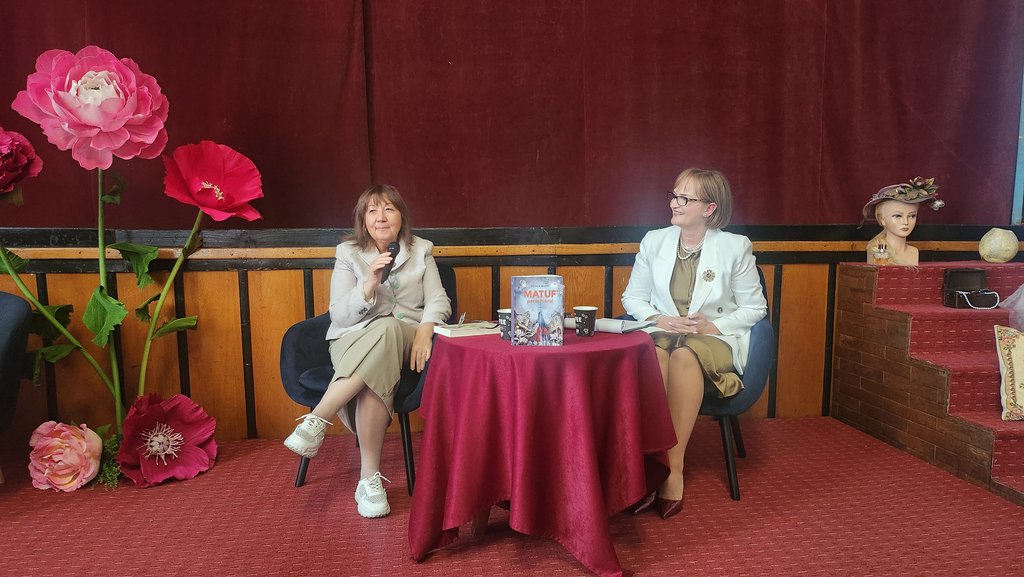 Dezbaterea moderată de Mioara Kozak la Târgu Mureș