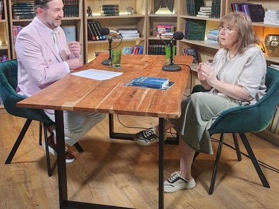 ⁠Altceva cu Adrian ARSENE Invitată: Doina Ruști