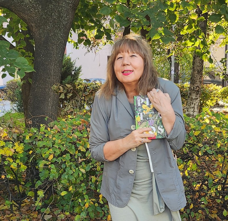 When People Stop Being People: Platanos by Doina Ruști - Doina Ruști